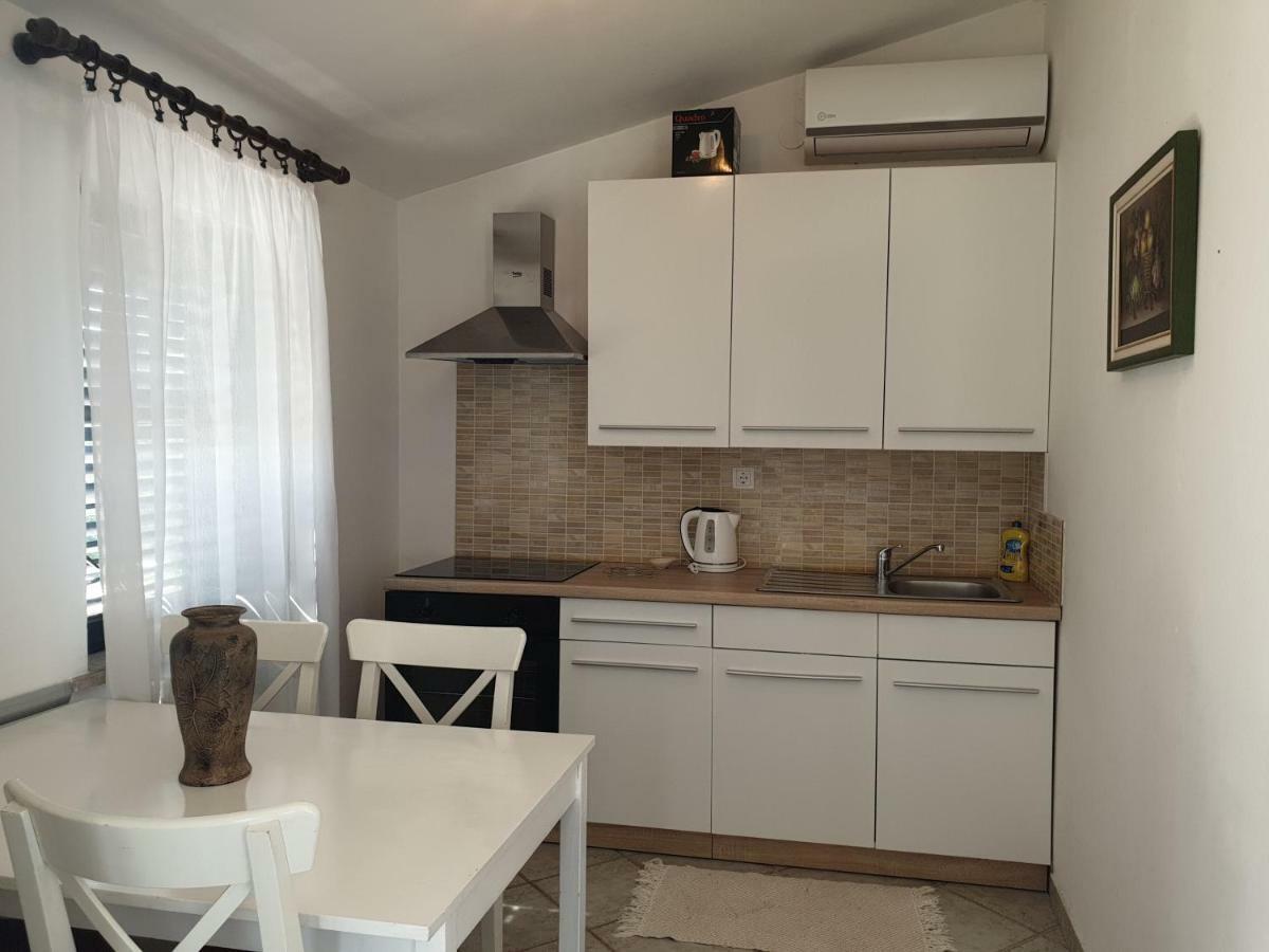 Apartments Lav Umag Bilik gambar